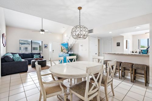370 Bella Vista Ct, Jupiter FL  33477-5539 exterior