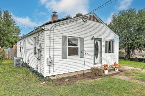 44 Rosemont Ave, Cumberland RI  02864-7519 exterior