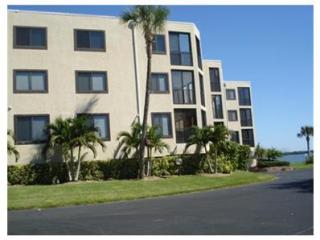 9610 Riverside Dr, Sebastian, FL 32958-6339
