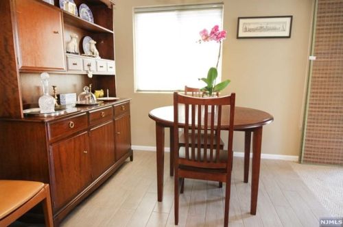 2904 Mark Twain Way, Mahwah NJ  07430-3429 exterior