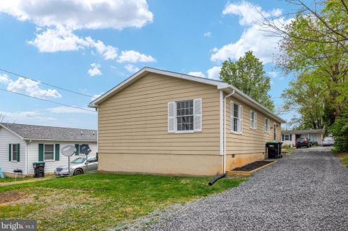 353 Banks Fort Rd, Strasburg VA  22657-2159 exterior