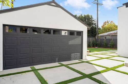 14942 Camarillo St, Van Nuys CA  91403-2004 exterior