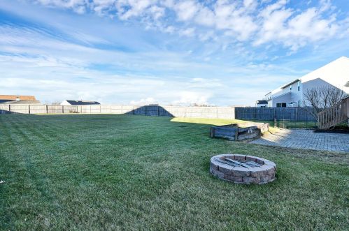 135 Spring Flower Way, Pataskala OH 43062-6997 exterior