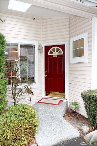 5705 200th St, Lynnwood, WA 98036-6519