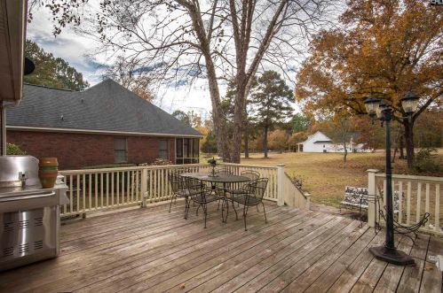 140 Clubhouse Dr, Cayce-West Columbia SC 29172-2584 exterior