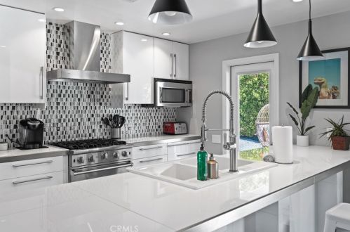 1120 Louise Dr, Palm Springs CA  92262-3209 exterior