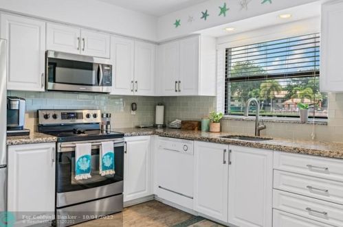 4685 Laurel Tree Rd, Boynton Beach, FL