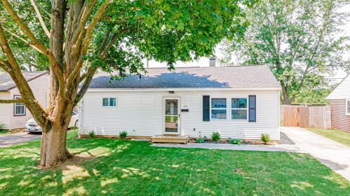 430 Madison Dr, West Jefferson, OH 43162-1304