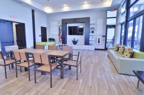 15832 91st Ct, Hialeah FL  33018-1951 exterior