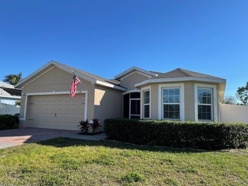 216 21st Ln, Cape Coral, FL 33990-4371