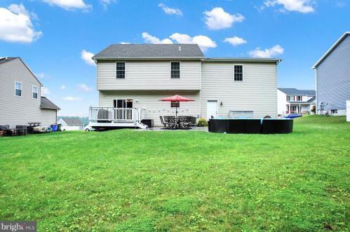 385 Thoroughbred Dr, York Haven PA  exterior