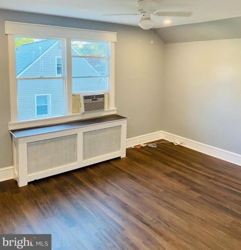 321 Lawnton Rd, Willow Grove, PA 19090-2313