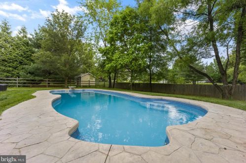1327 Emerson Ct, Prospectville, PA 19002-1552