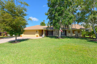 1251 Rudder Ln, Osprey, FL 34229-9104