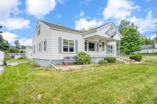 352 Park Ave, Valpo IN  46383-4645 exterior