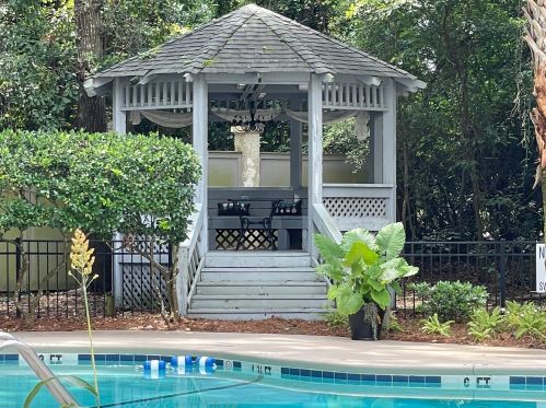 1713 Greystone Blvd, Mount Pleasant SC  29464-9579 exterior