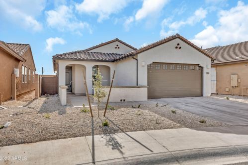5816 90th Dr, Glendale, AZ 85305-2498