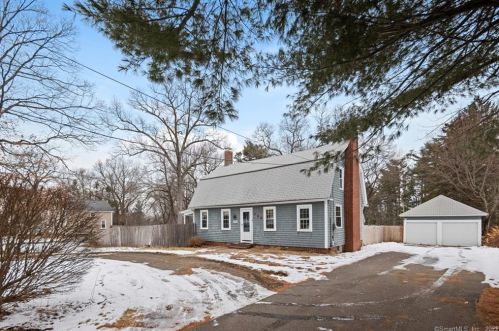 245 Highland St, Manchester, CT 06040-5607