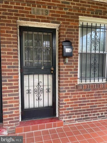 1419 Minnesota Ave, Washington DC 20020-5605 exterior