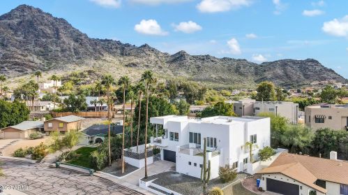 7627 22nd St, Phoenix AZ  85020-4706 exterior