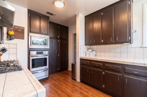 553 Plaza Serena, Ontario CA  91764-2822 exterior