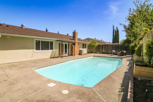 6324 Twin Wood Way, Citrus Heights CA  95621-3526 exterior