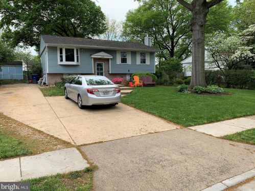 705 Archer Ct, Herndon, VA 20170-5440