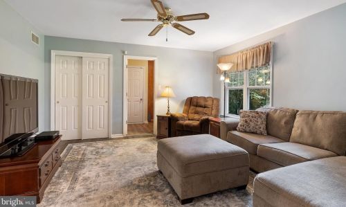 617 Grand Ave, Pittsburgh PA  19083-3224 exterior