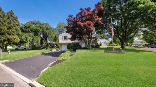 649 Lynne Dr, Southampton, PA 18966-3514