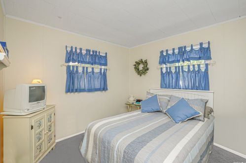 52 Colony Dr, West Sayville NY  11796-1619 exterior