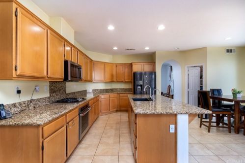 492 Hazeldell Ave, San Jacinto, CA 92582-5203