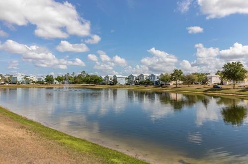 1407 Fairview Cir, Kissimmee FL  34747-6773 exterior