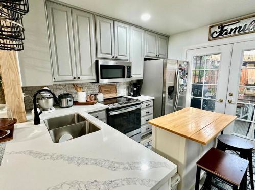 6430 Bell Bluff Ave, San Diego CA  92119-1026 exterior