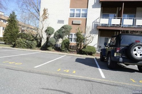 1111 River Rd, Edgewater NJ  07020-1335 exterior
