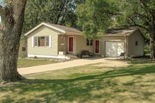 3638 91st St, Omaha, NE 68124-3806
