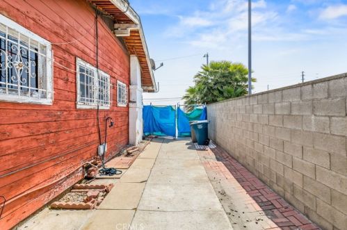 15207 Vermont Ave, Gardena CA  90247-4103 exterior