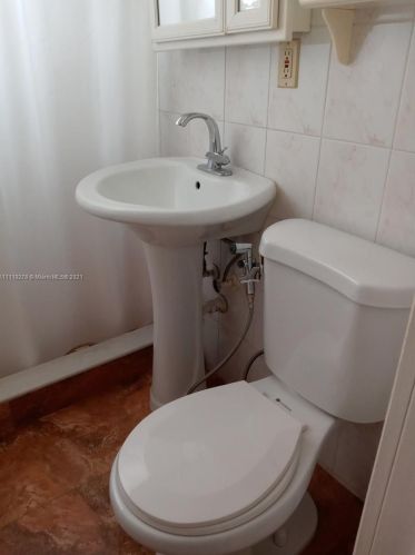 2025 3 Ave, Hialeah FL  33010-4994 exterior