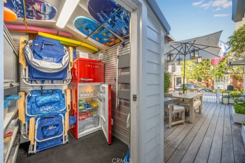 104 Onyx Ave, Newport Beach CA  92662-1208 exterior