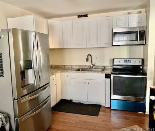 69 Cove Rd, Stamford, CT 06902-5250