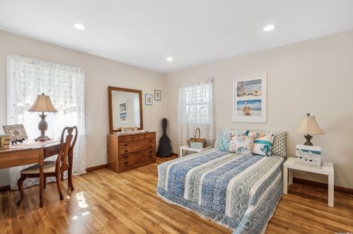 10 Lamarr Ave, Huntington Station NY 11747-1243 exterior