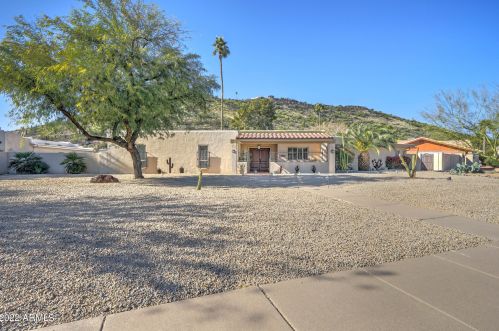 13616 Coral Gables Dr, Phoenix, AZ 85023-6270