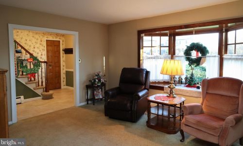 1922 Stirling Dr, Lansdale PA  19446-5560 exterior