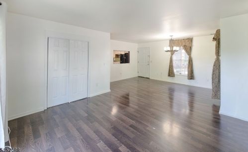 1 Stonyridge Dr, Lincoln Park NJ  07035-2238 exterior