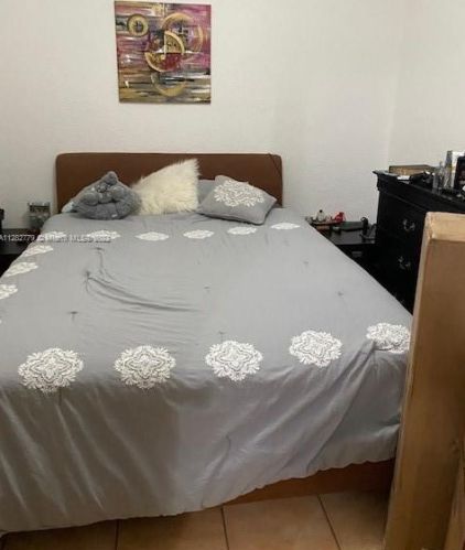 874 70th Pl, Hialeah FL  33014-5220 exterior