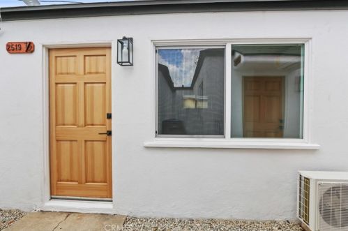 2519 Monroe St, Long Beach CA  90810-1361 exterior