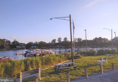 33907 Woodland Cir, Lewes DE  19958-5207 exterior