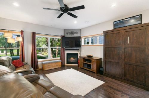 8503 Windsor Ln, Minneapolis, MN 55443-3850
