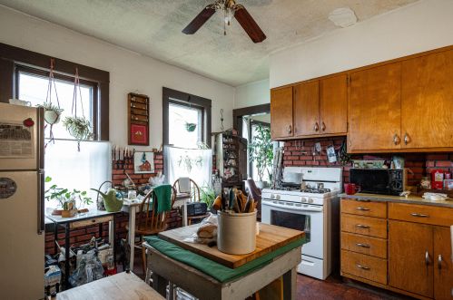 2952 Newhall St, Milwaukee WI  53211-3223 exterior