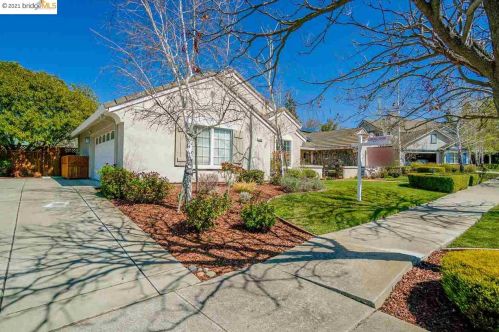 2360 Alsace Ct, Livermore, CA 94550-8258