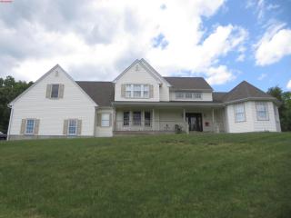 18 Bailey Dr, Glenwood, NJ 07418-1023